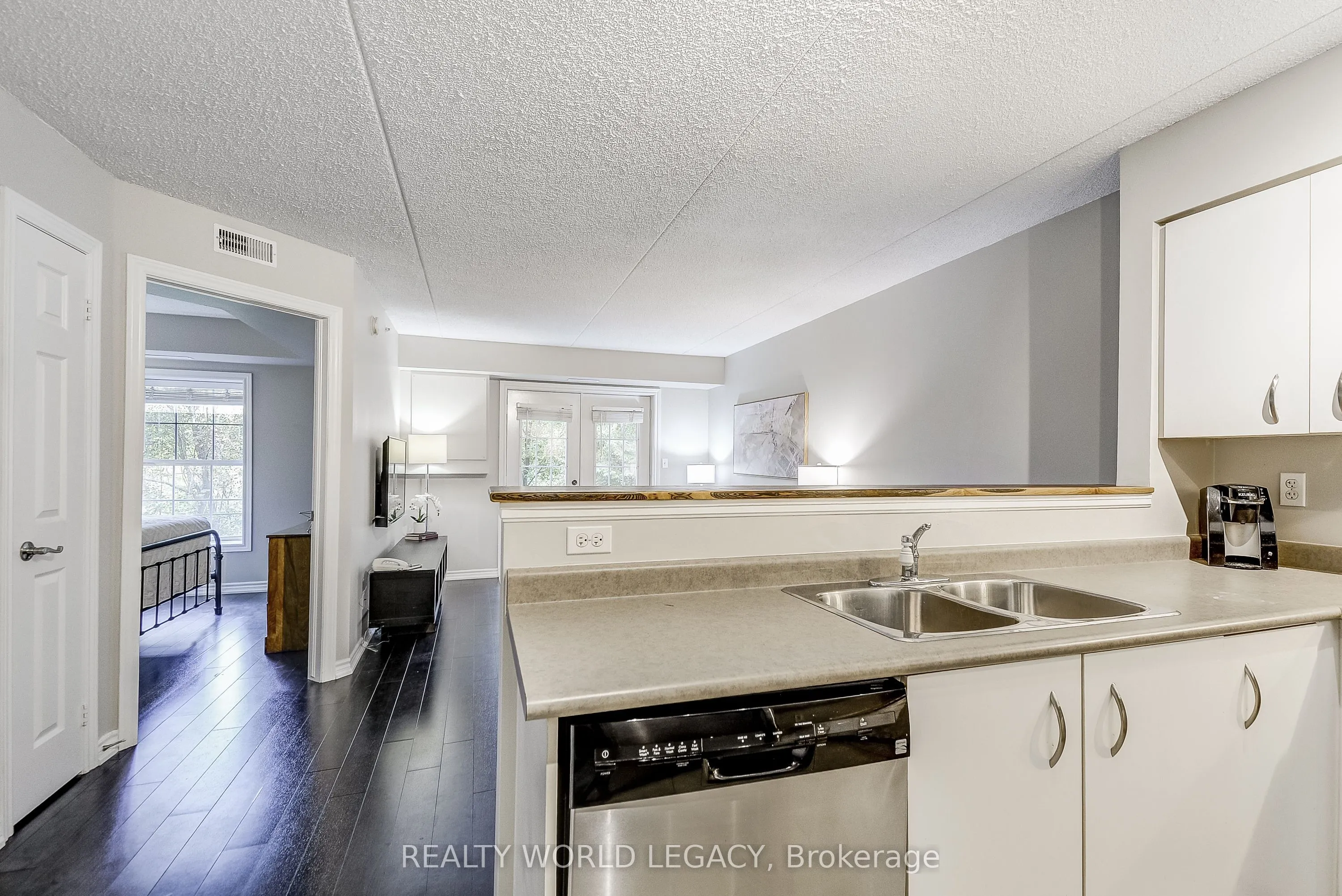 2055 Appleby Line, #103