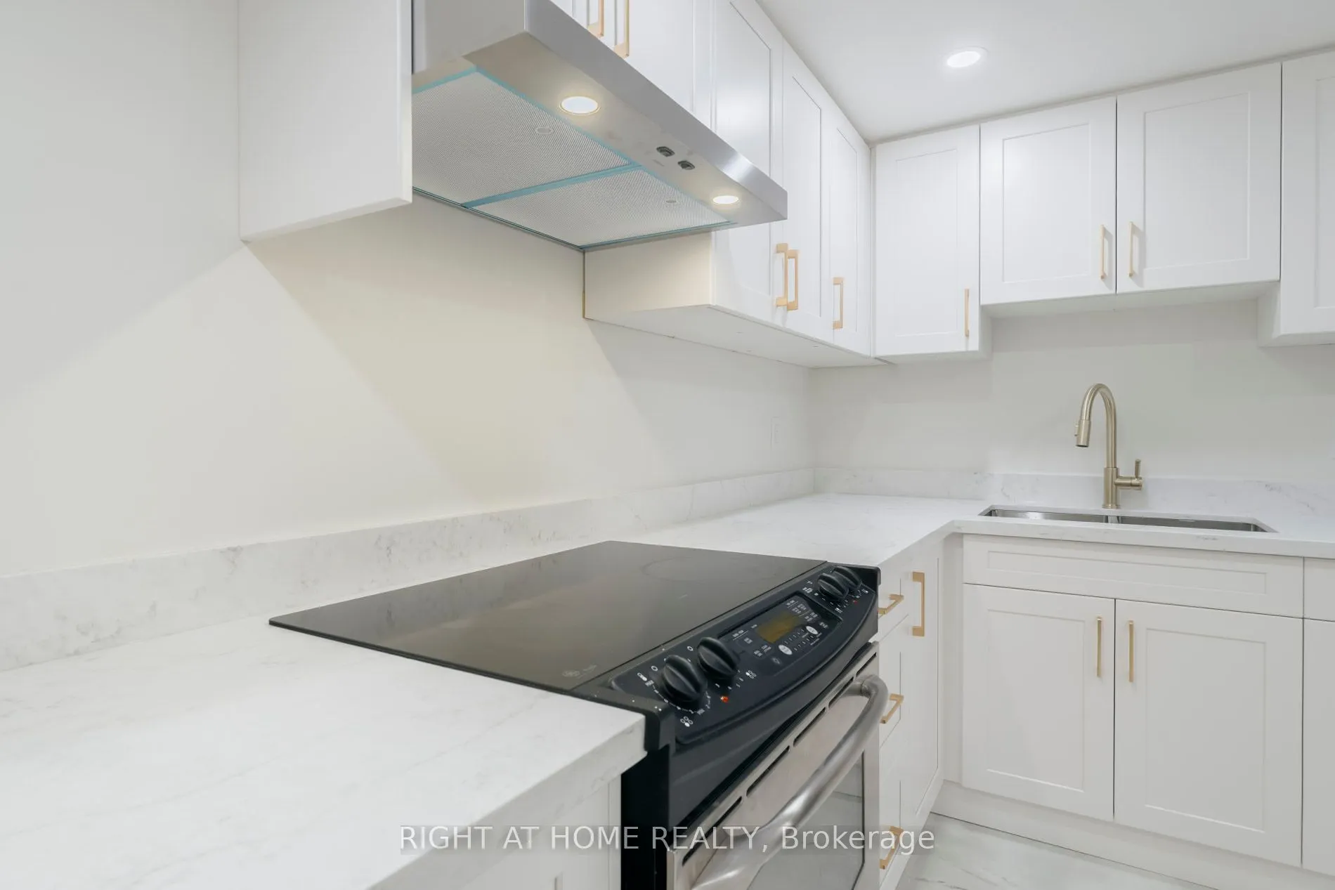 2668 Hollington Crescent, #Lower