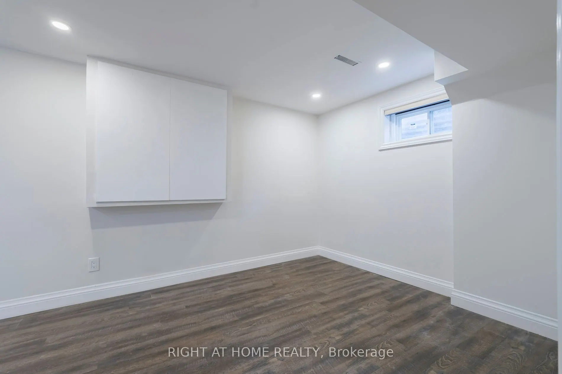 2668 Hollington Crescent, #Lower