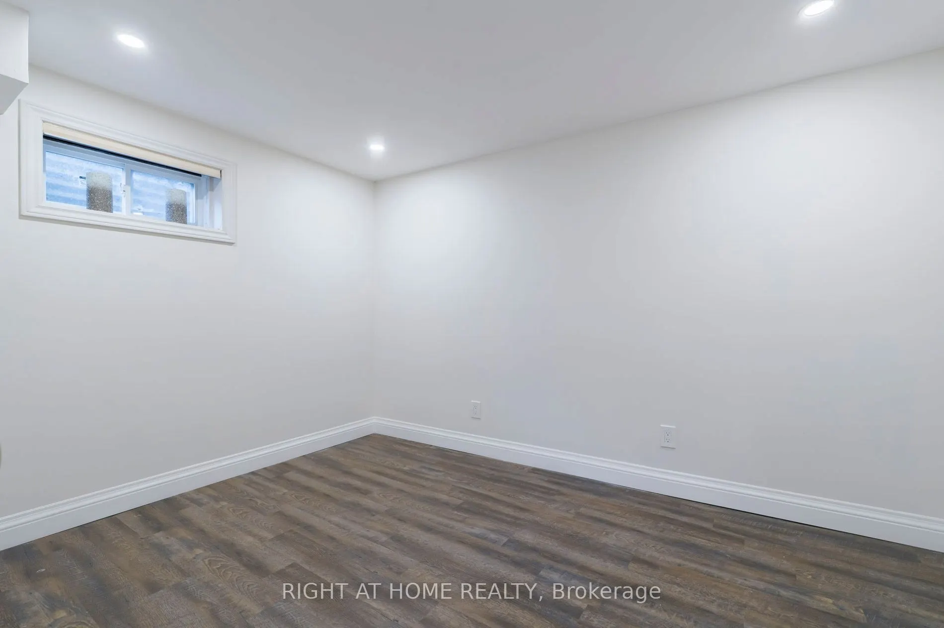 2668 Hollington Crescent, #Lower