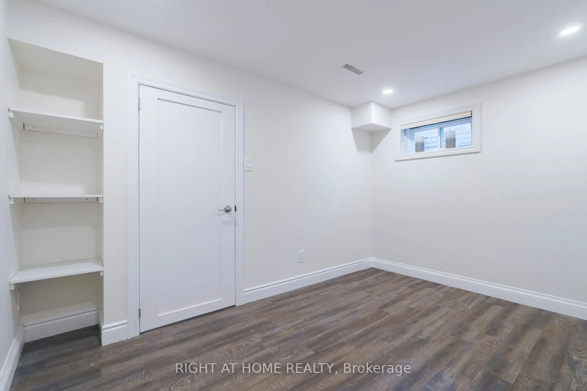 2668 Hollington Crescent, #Lower