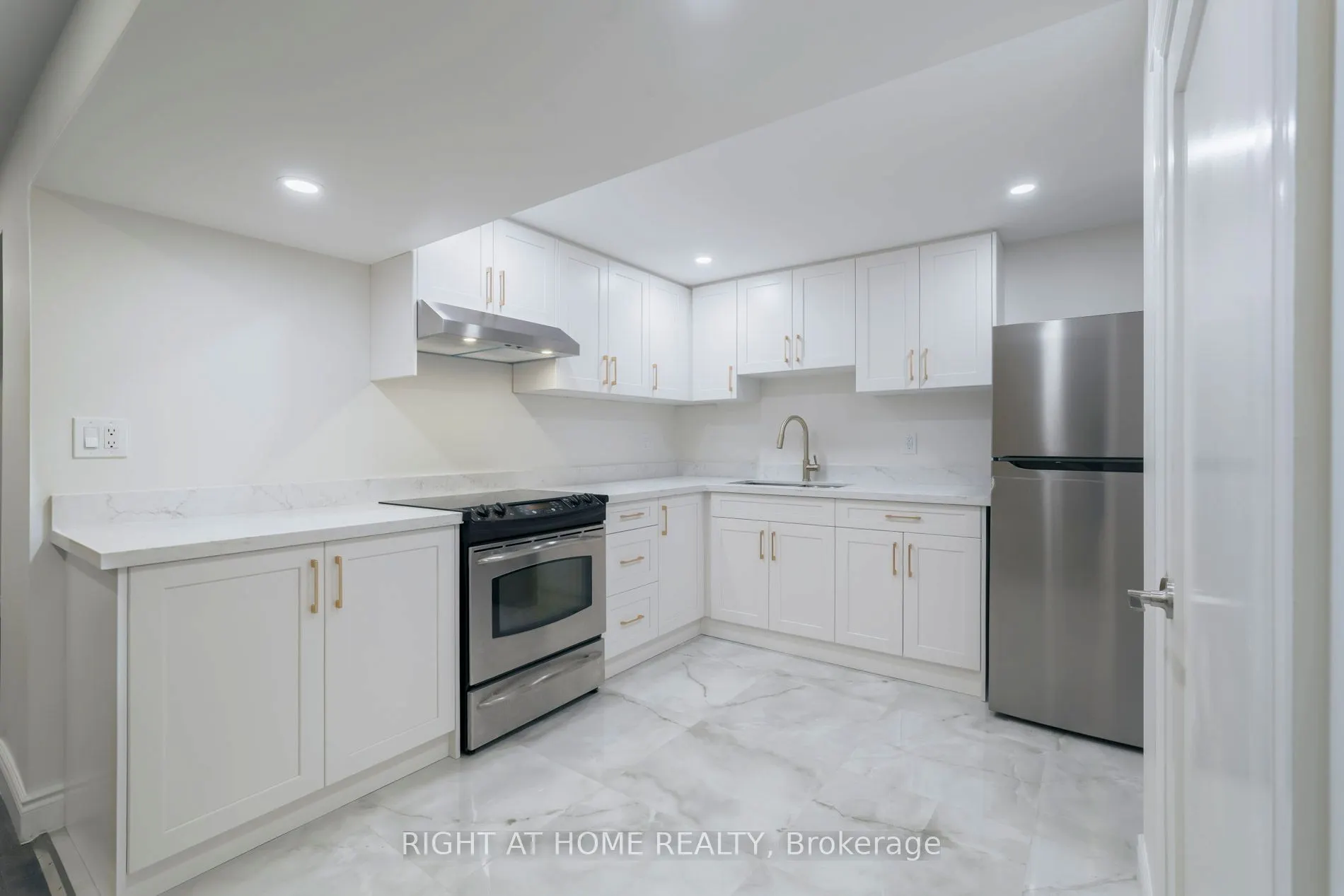 2668 Hollington Crescent, #Lower