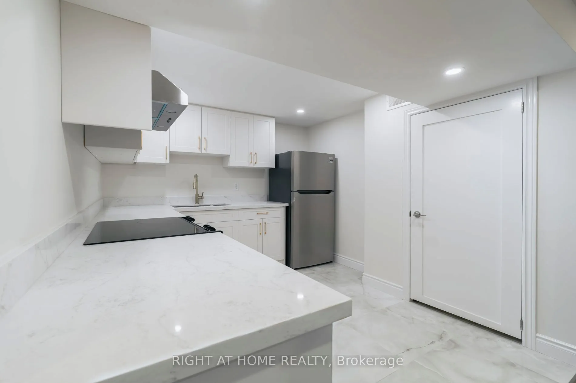2668 Hollington Crescent, #Lower