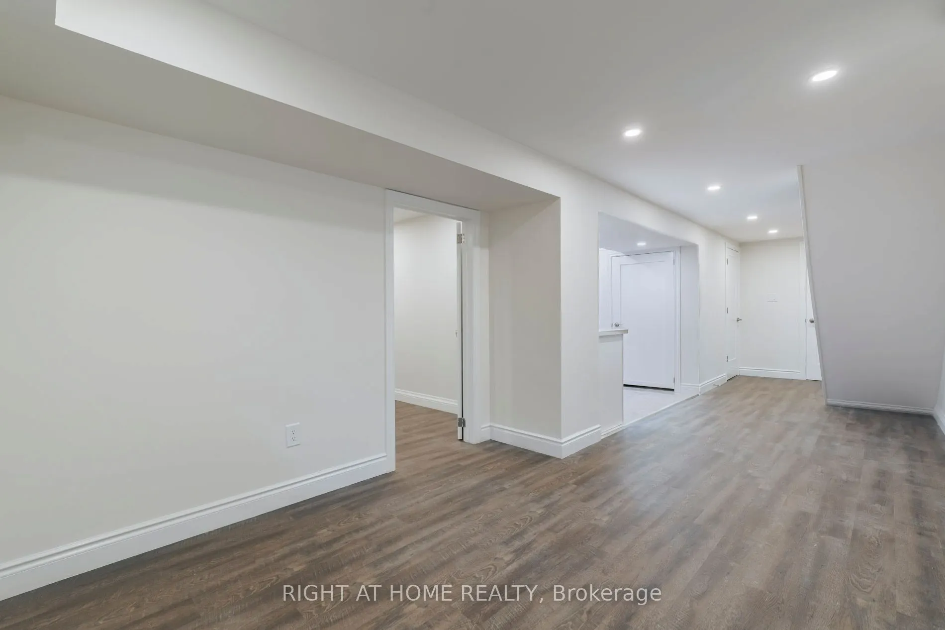 2668 Hollington Crescent, #Lower