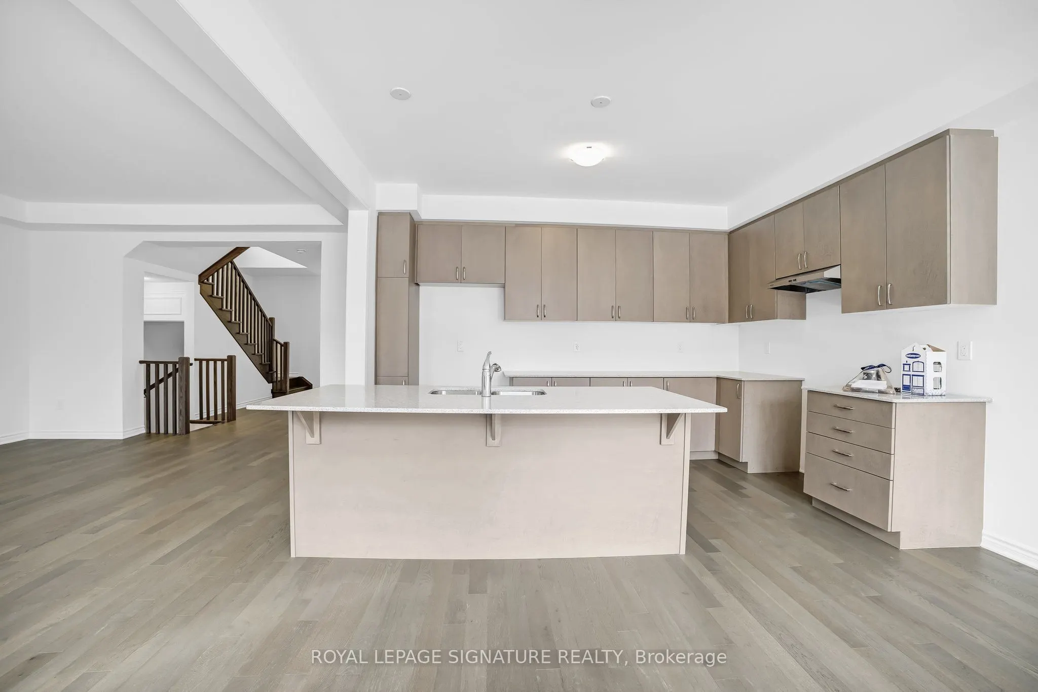 448 Kennedy Circle W