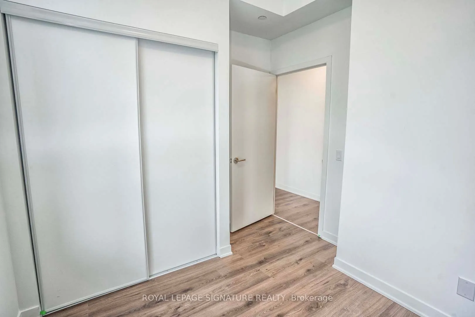 405 Dundas Street W, #310