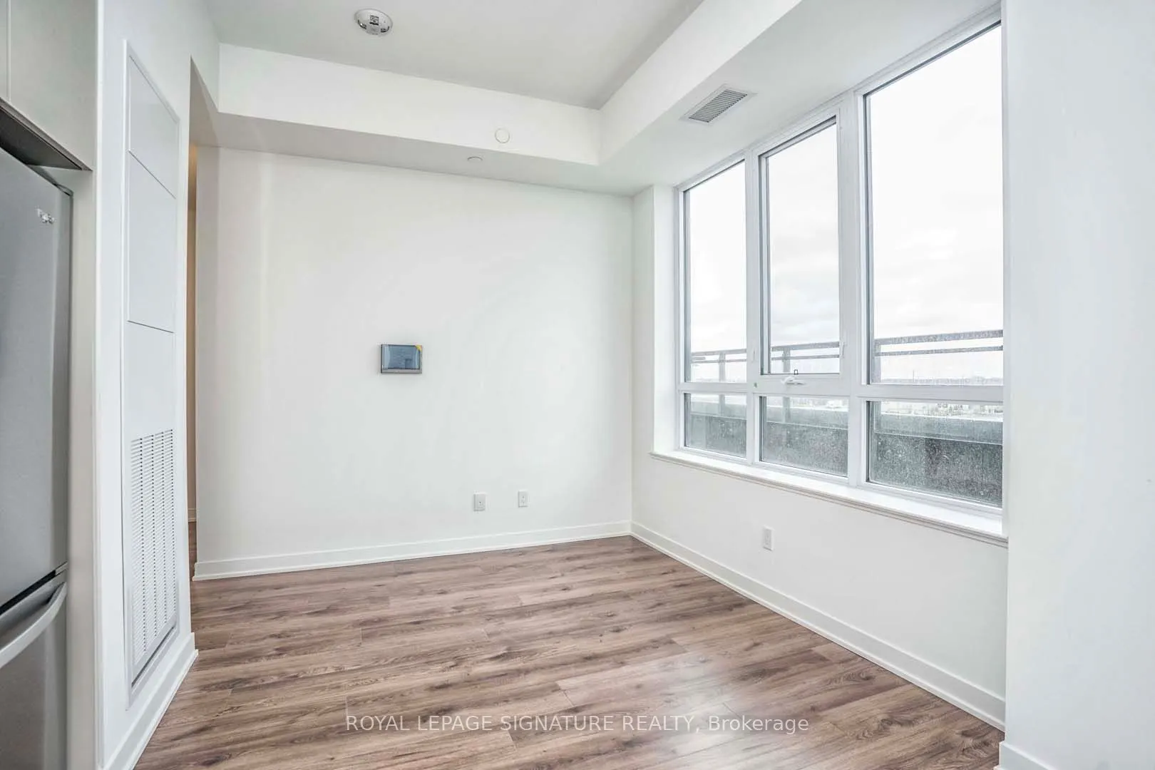 405 Dundas Street W, #310
