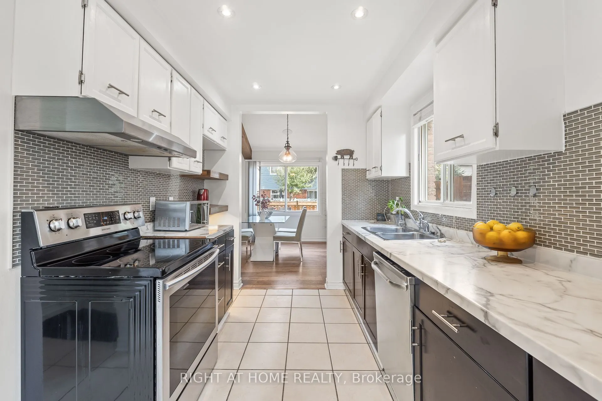 55 Cowan Road N