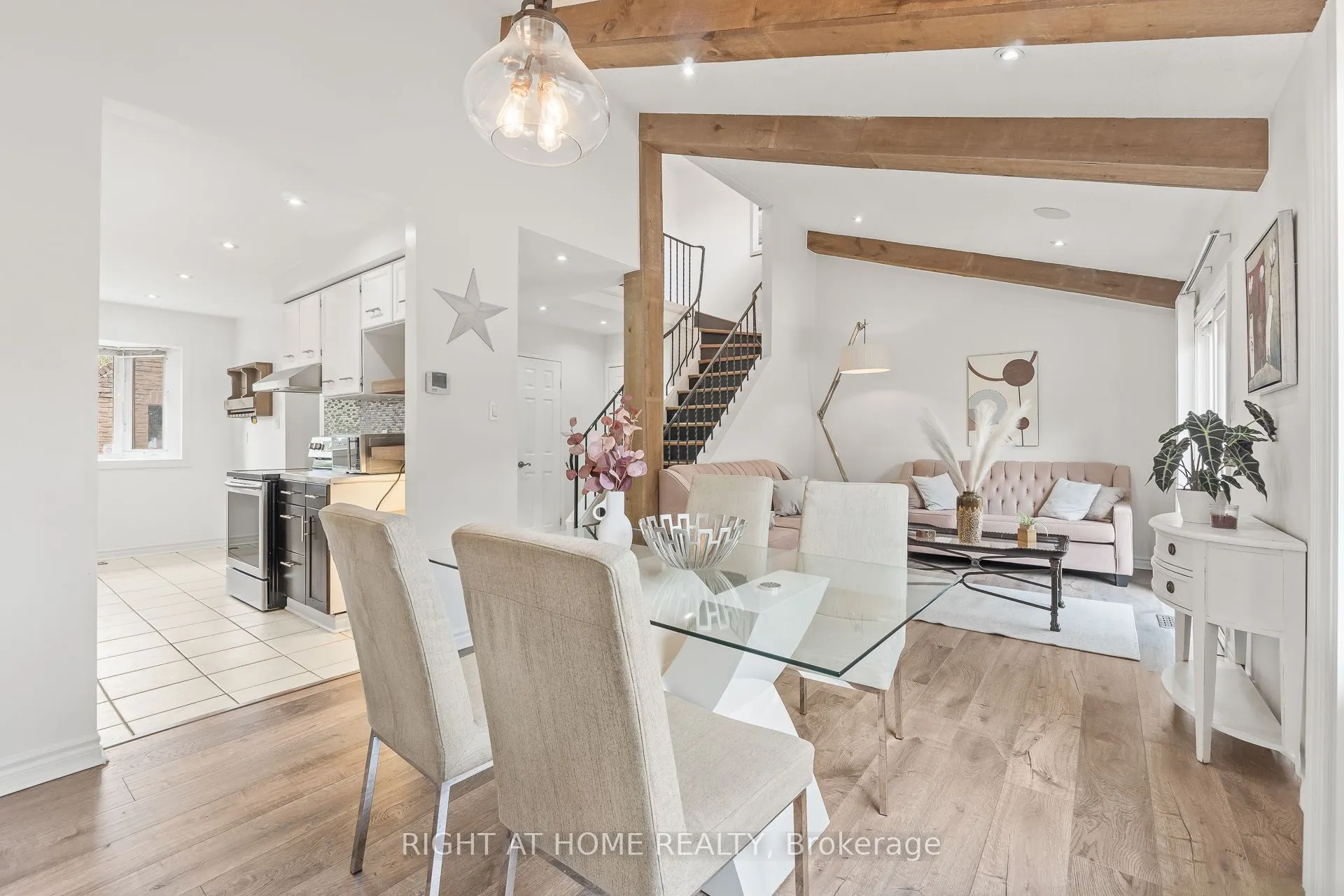 55 Cowan Road N