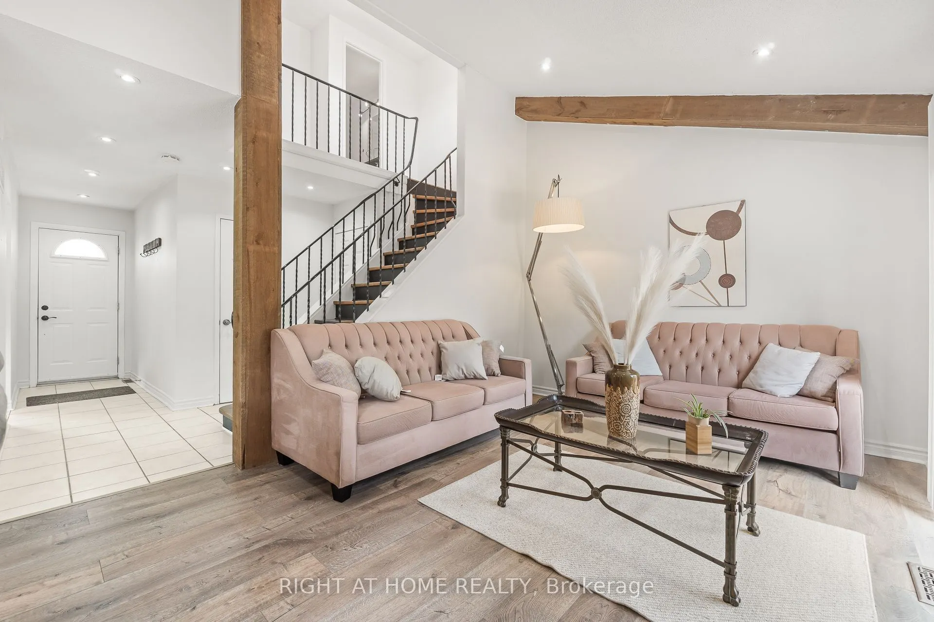 55 Cowan Road N