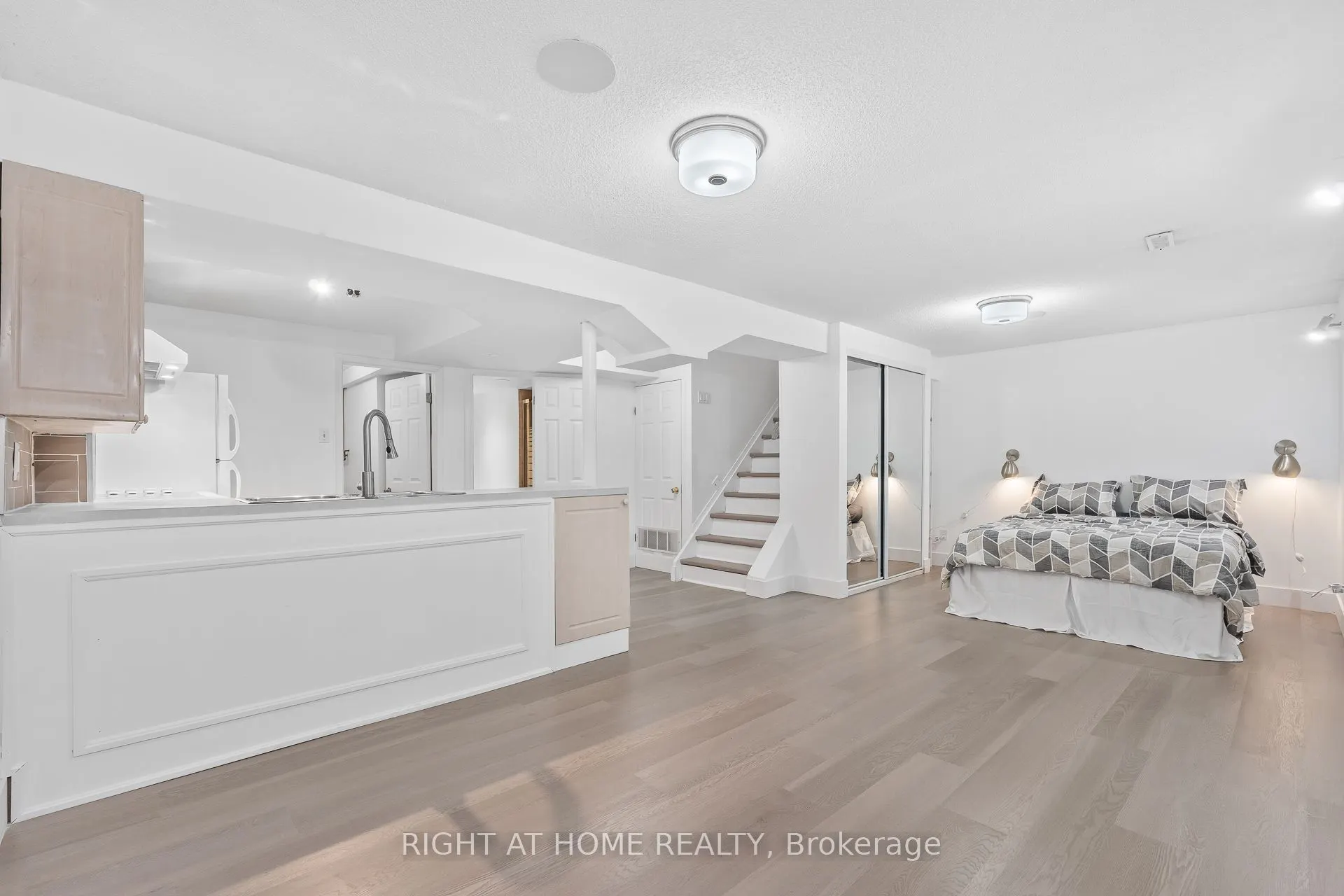 55 Cowan Road N