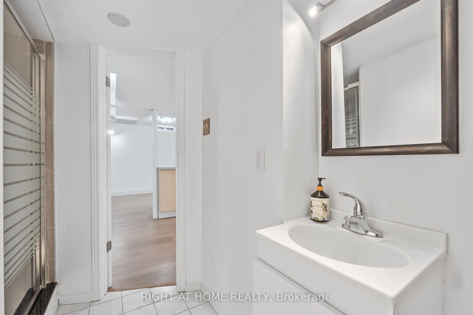 55 Cowan Road N
