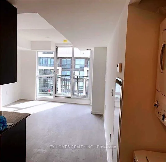 3091 Dufferin Street, #1211