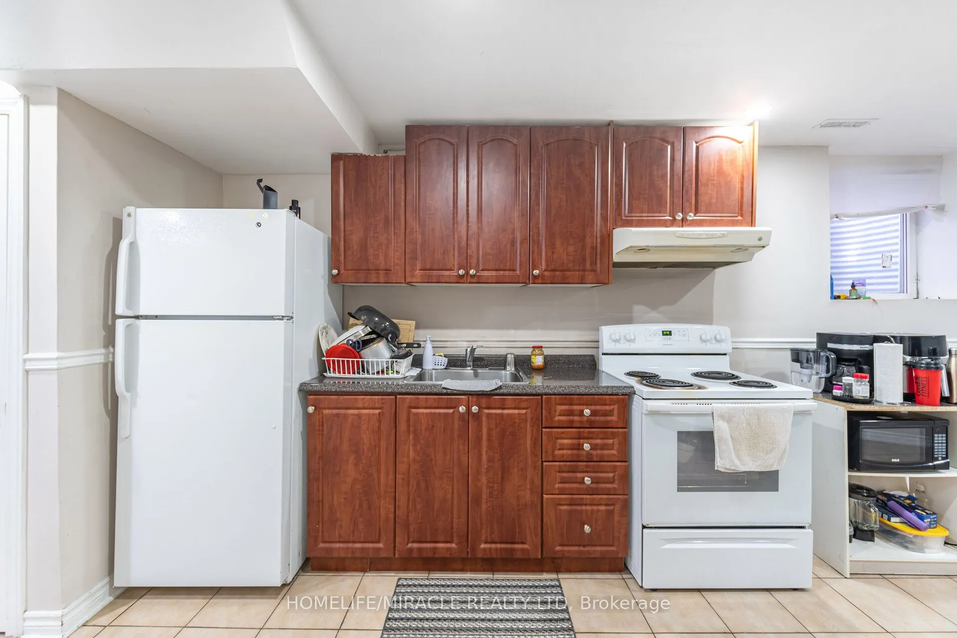8 Twin Pines Crescent