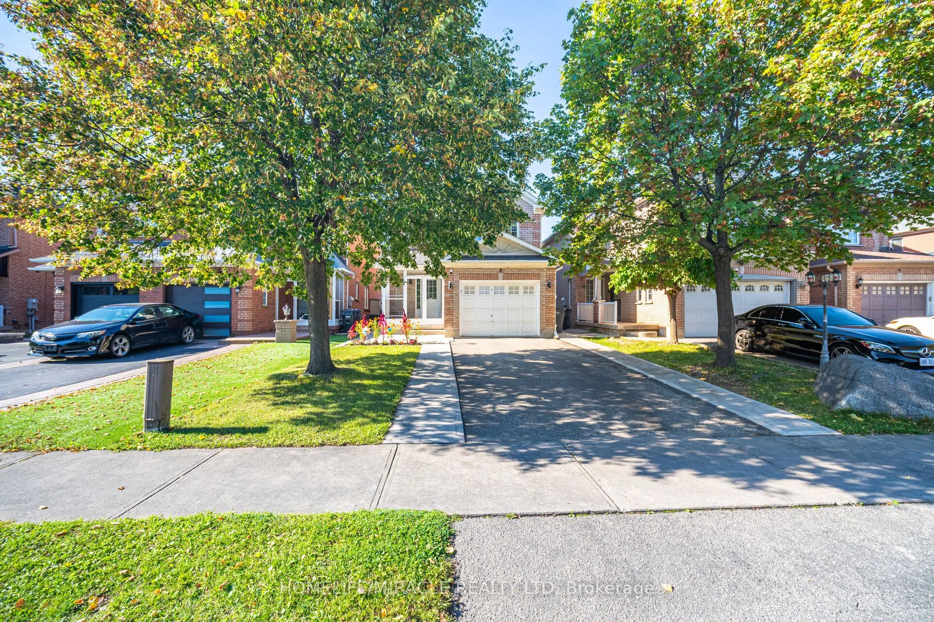 8 Twin Pines Crescent