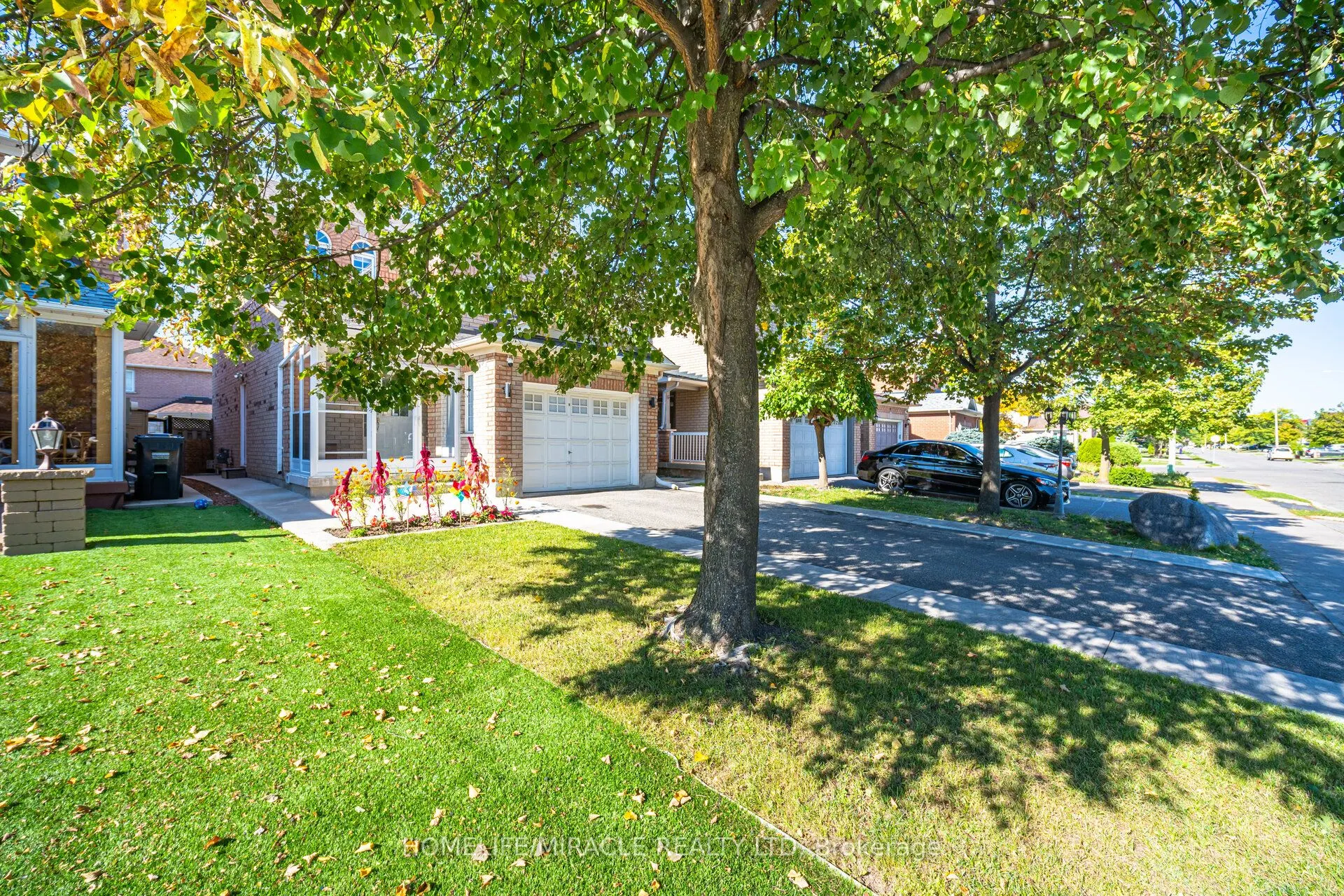 8 Twin Pines Crescent