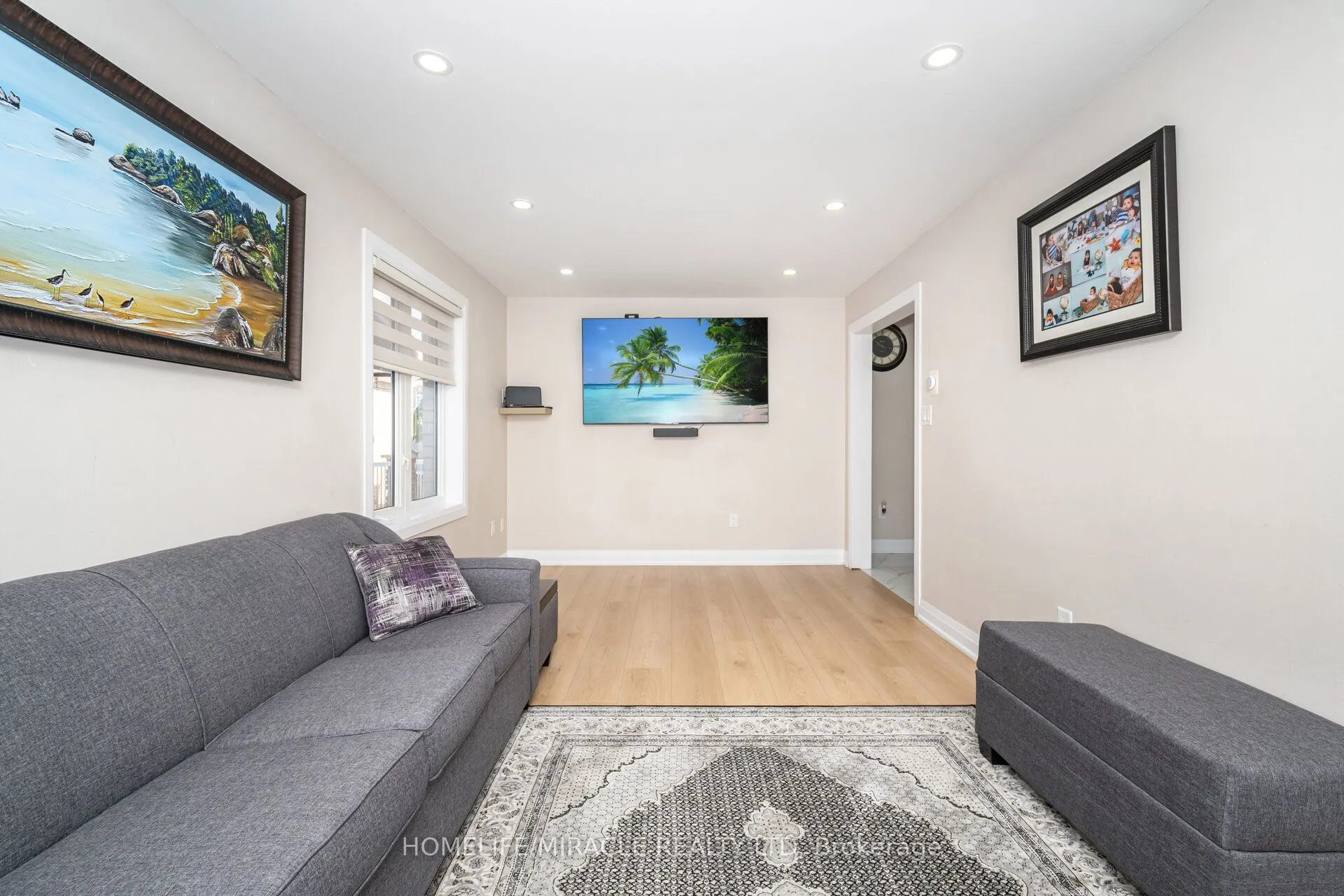 8 Twin Pines Crescent