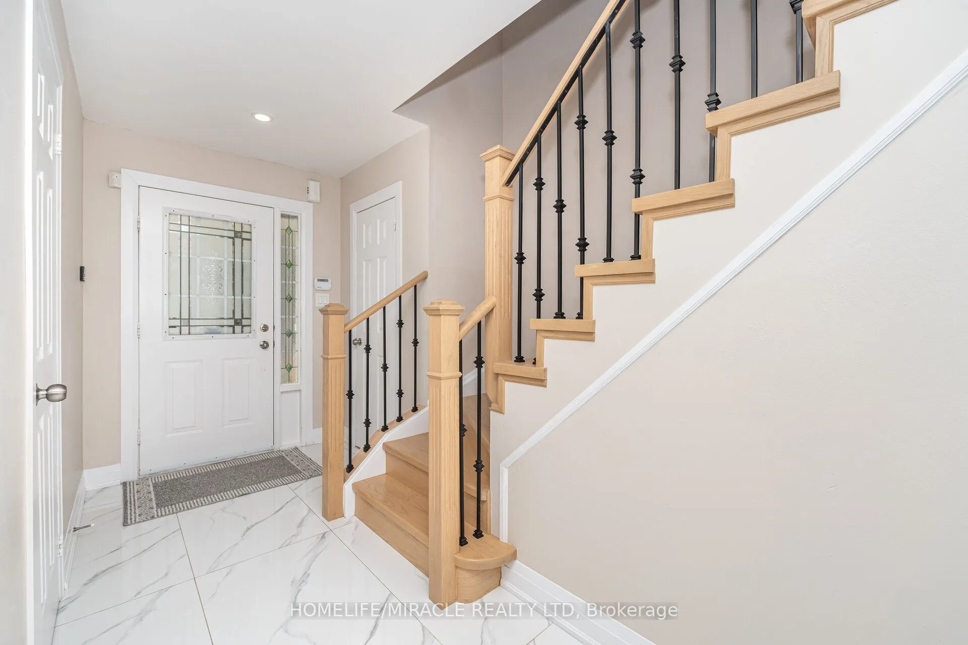 8 Twin Pines Crescent