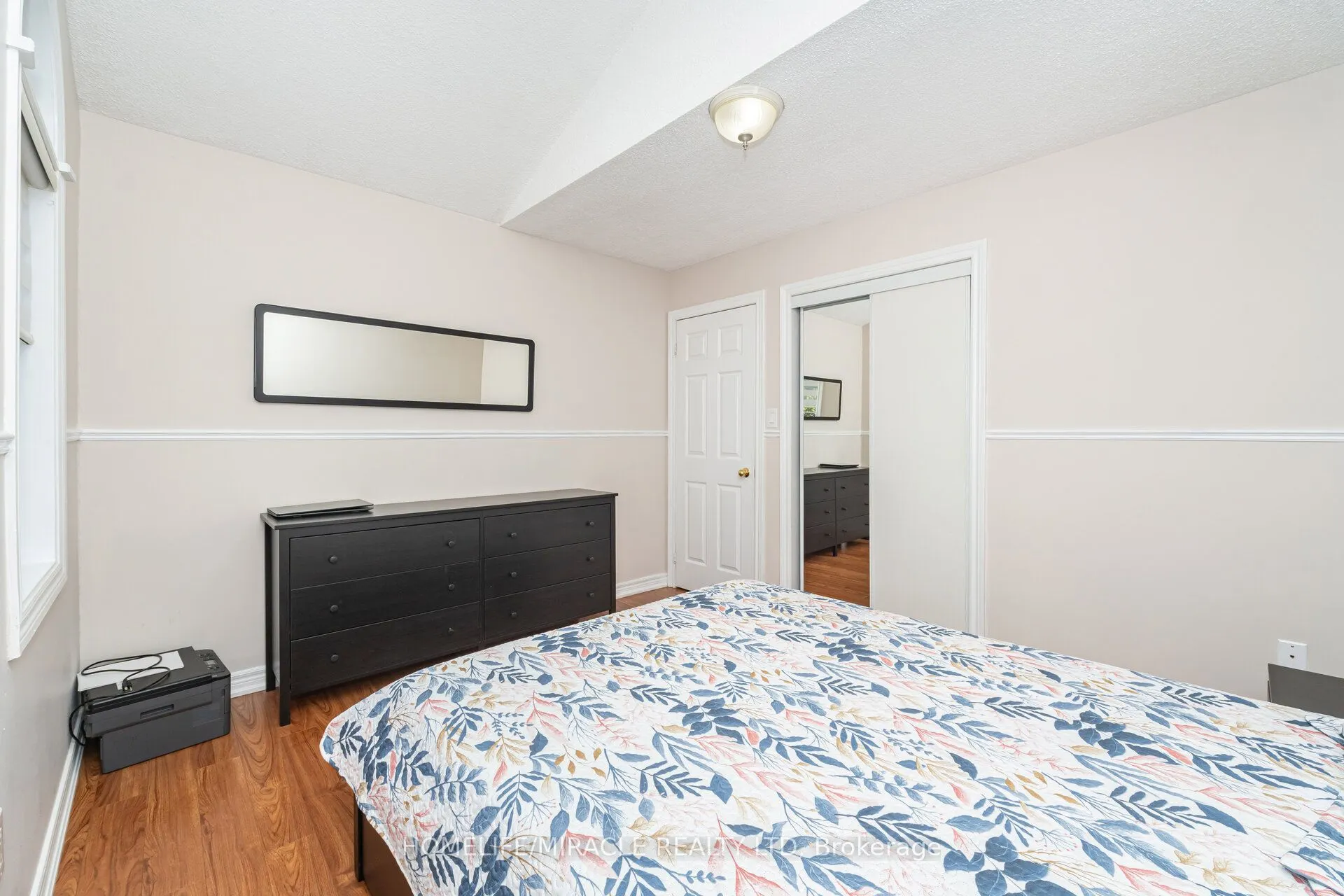 8 Twin Pines Crescent