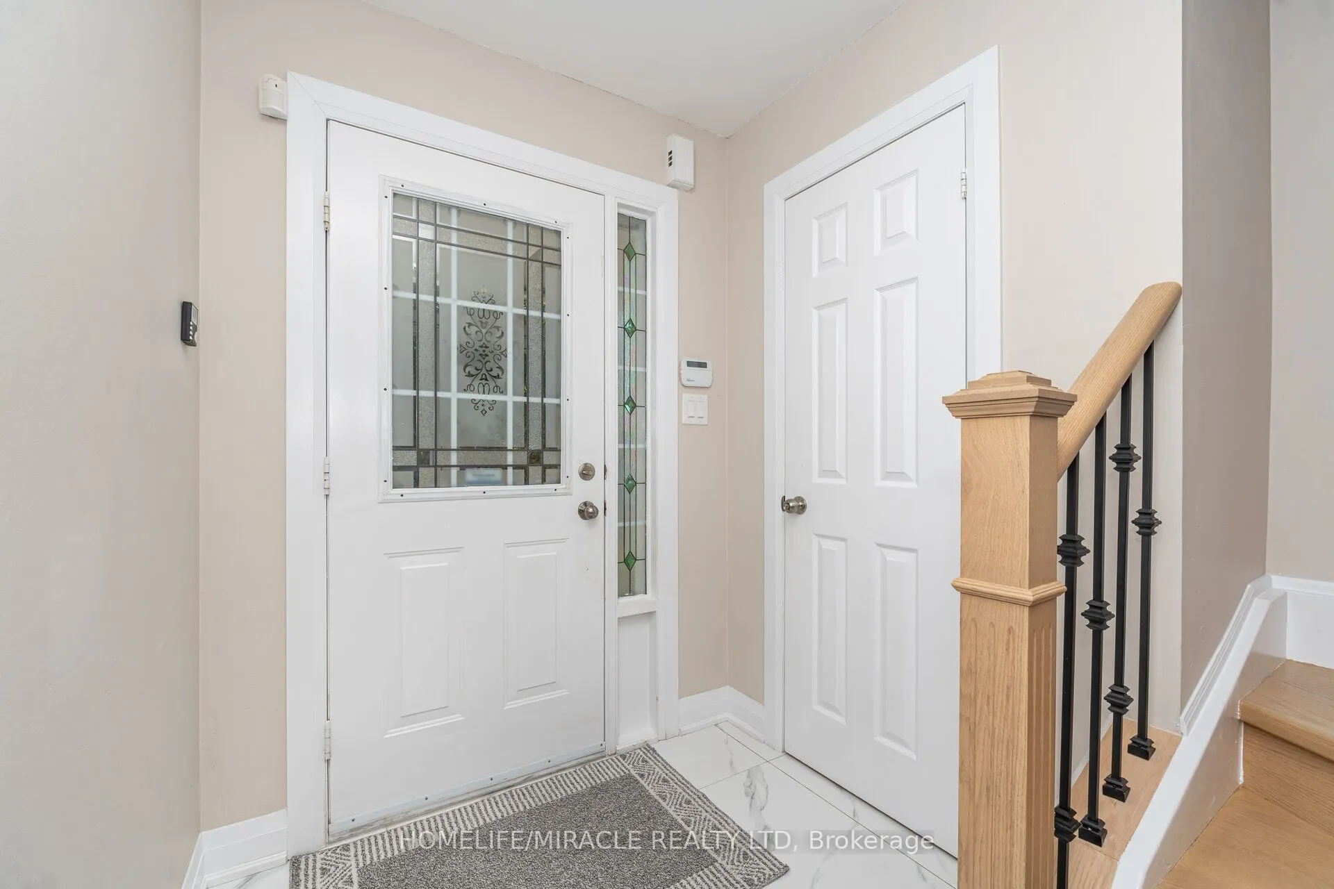 8 Twin Pines Crescent