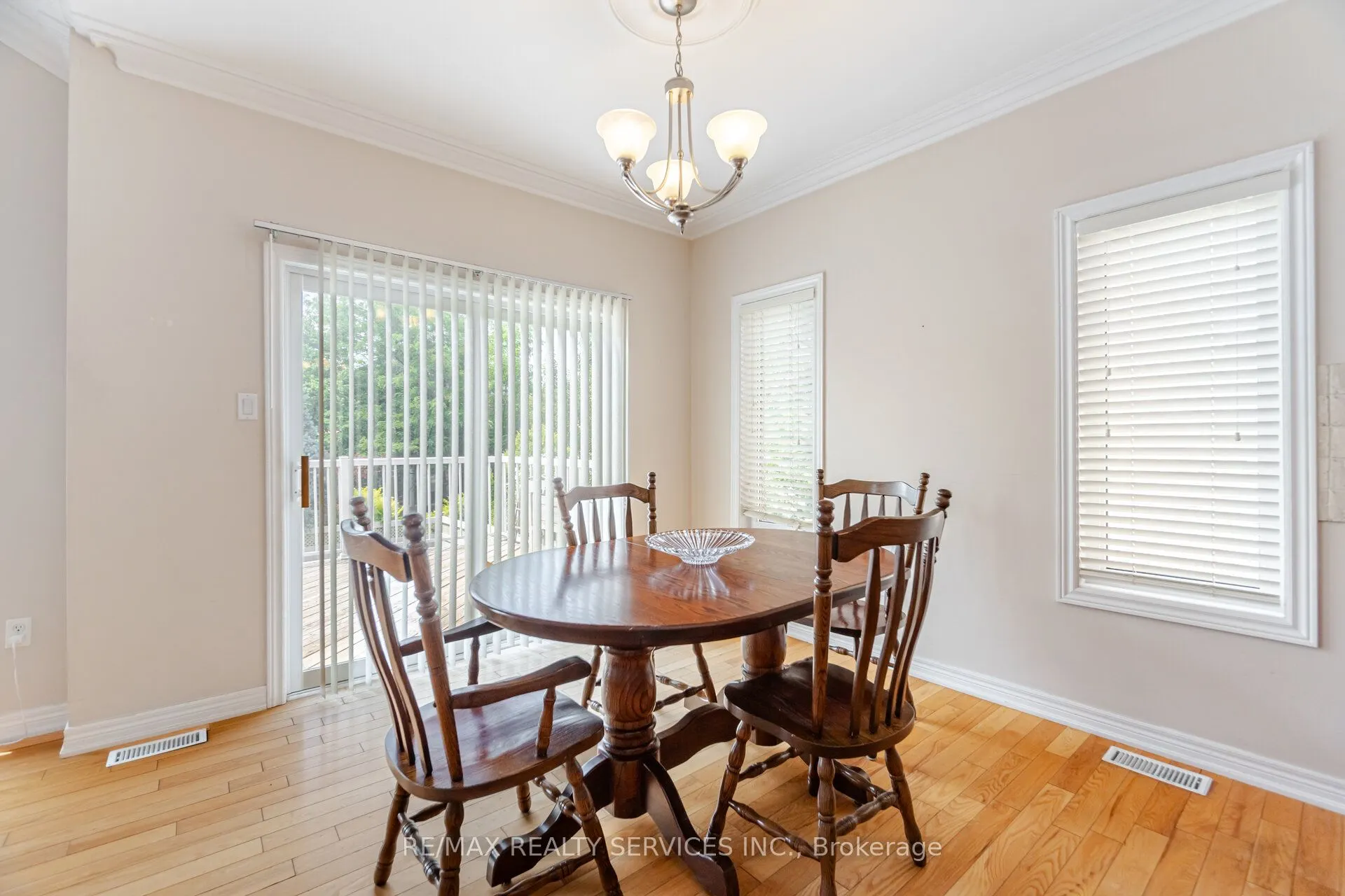 2413 Salcome Drive