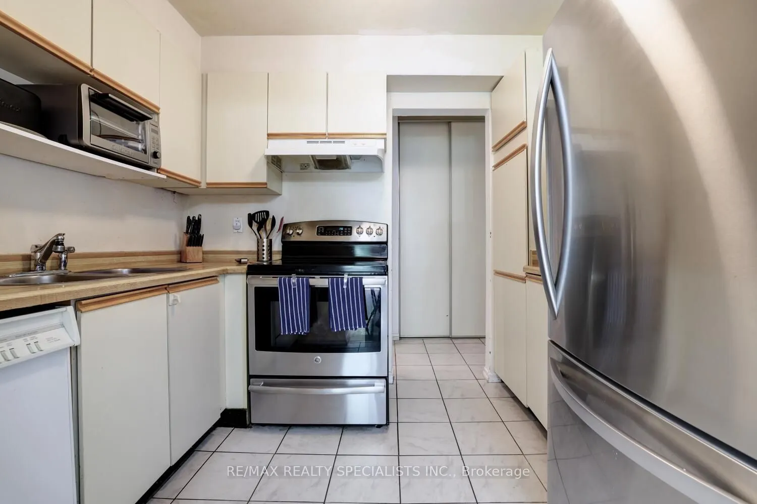 3125 Fifth Line W, #64