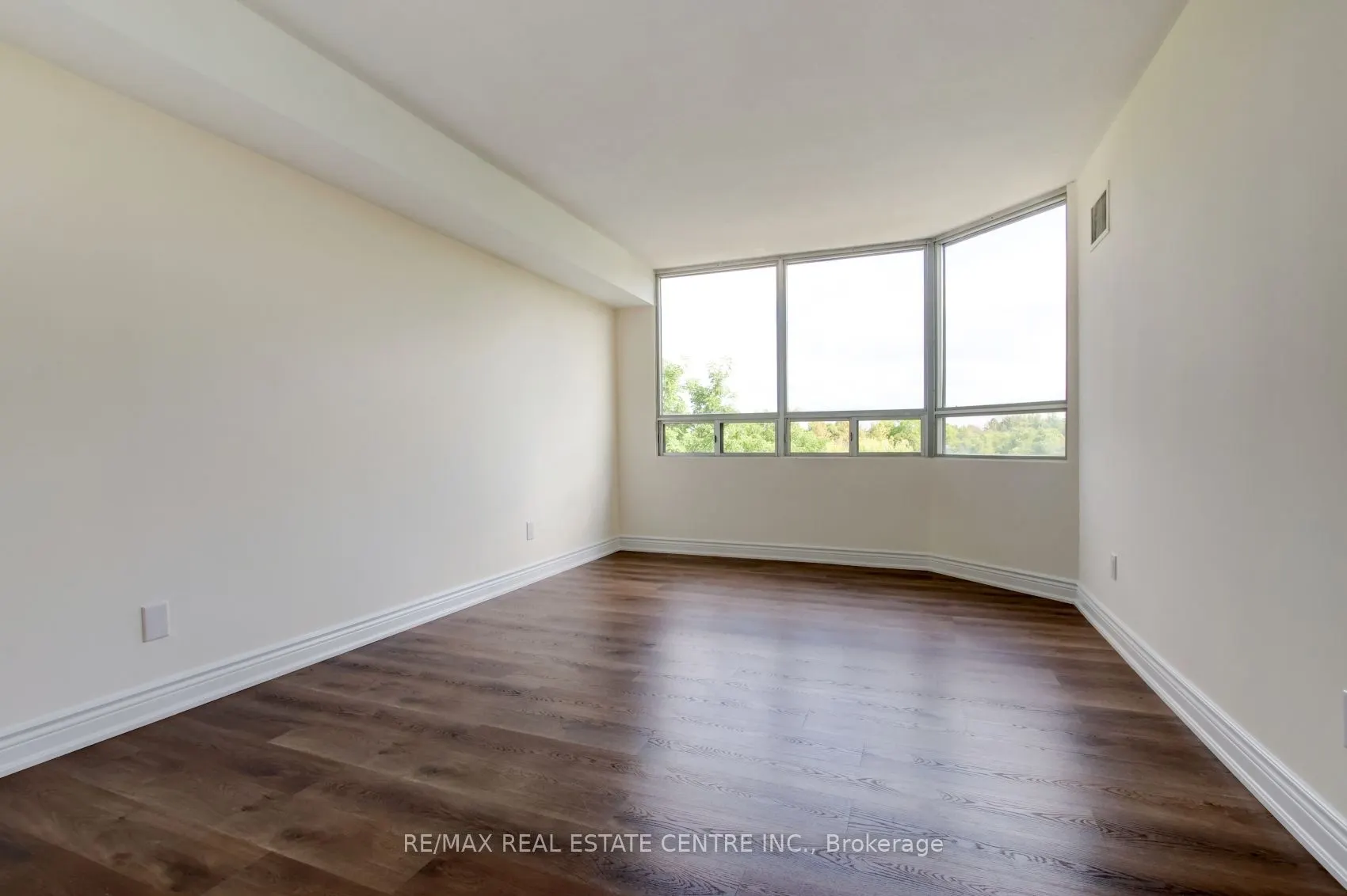 320 Mill Street S, #303