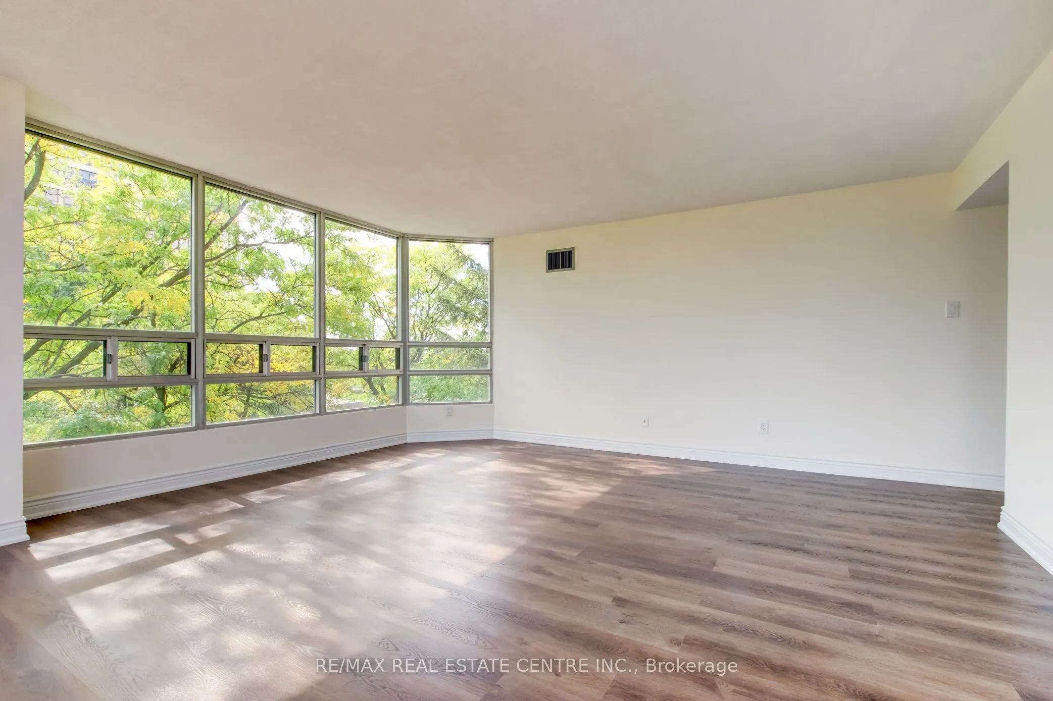 320 Mill Street S, #303