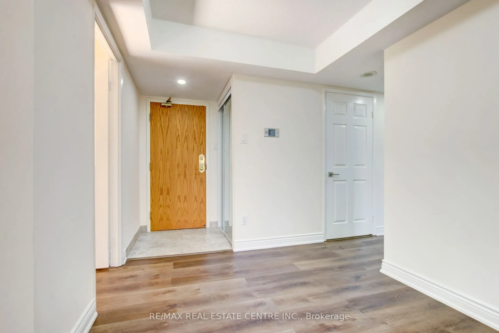 320 Mill Street S, #303