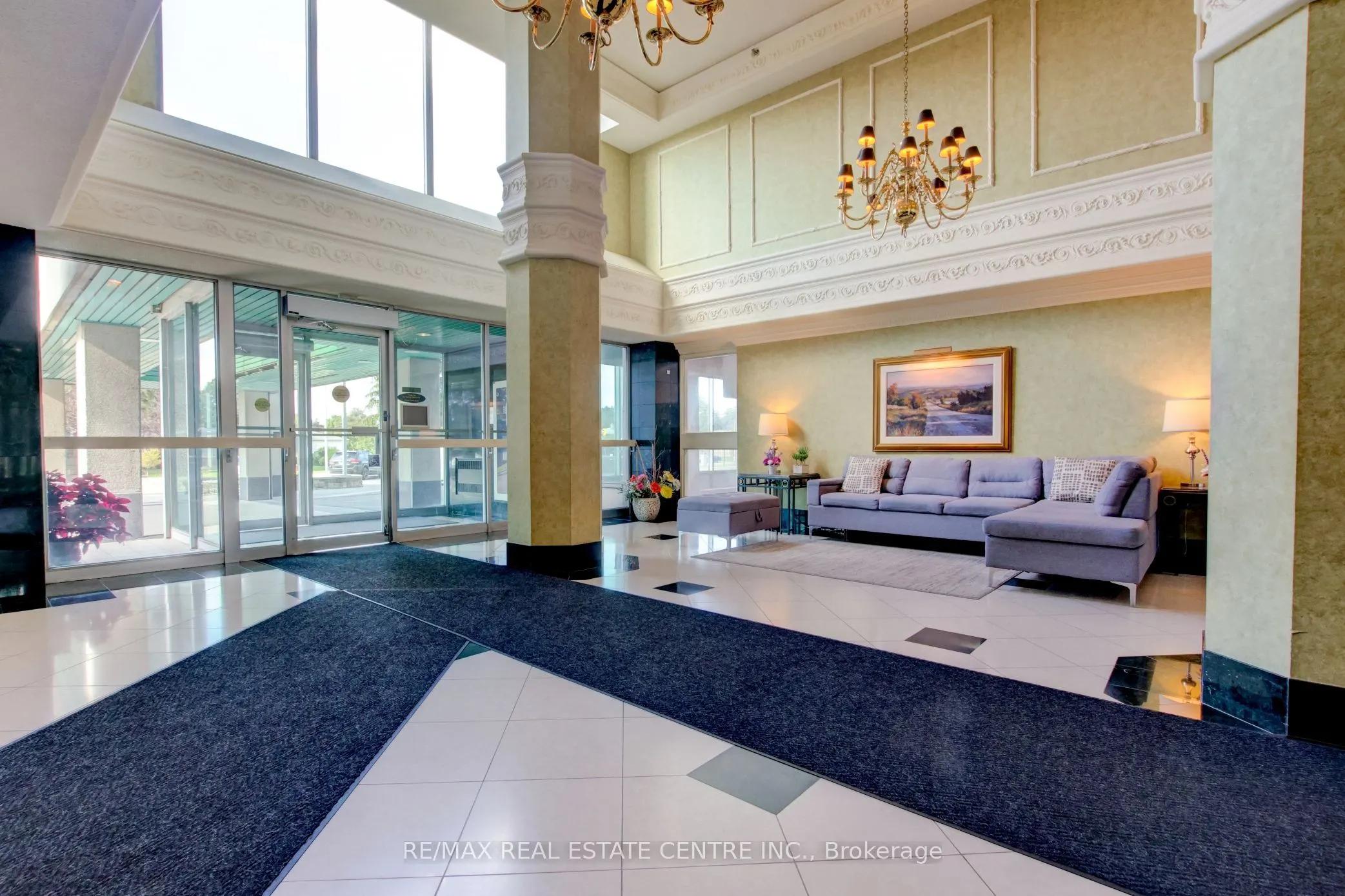 320 Mill Street S, #303