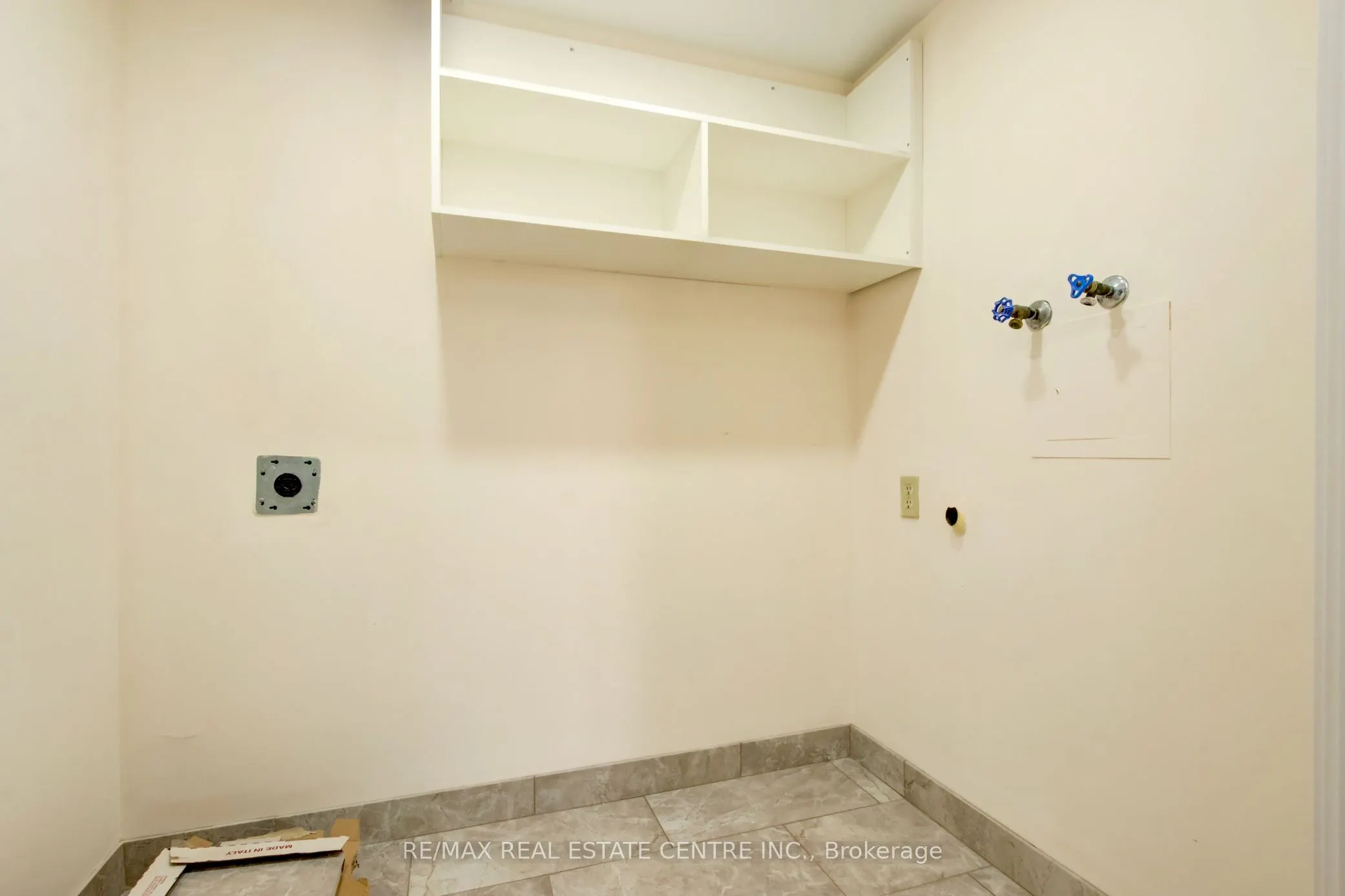 320 Mill Street S, #303
