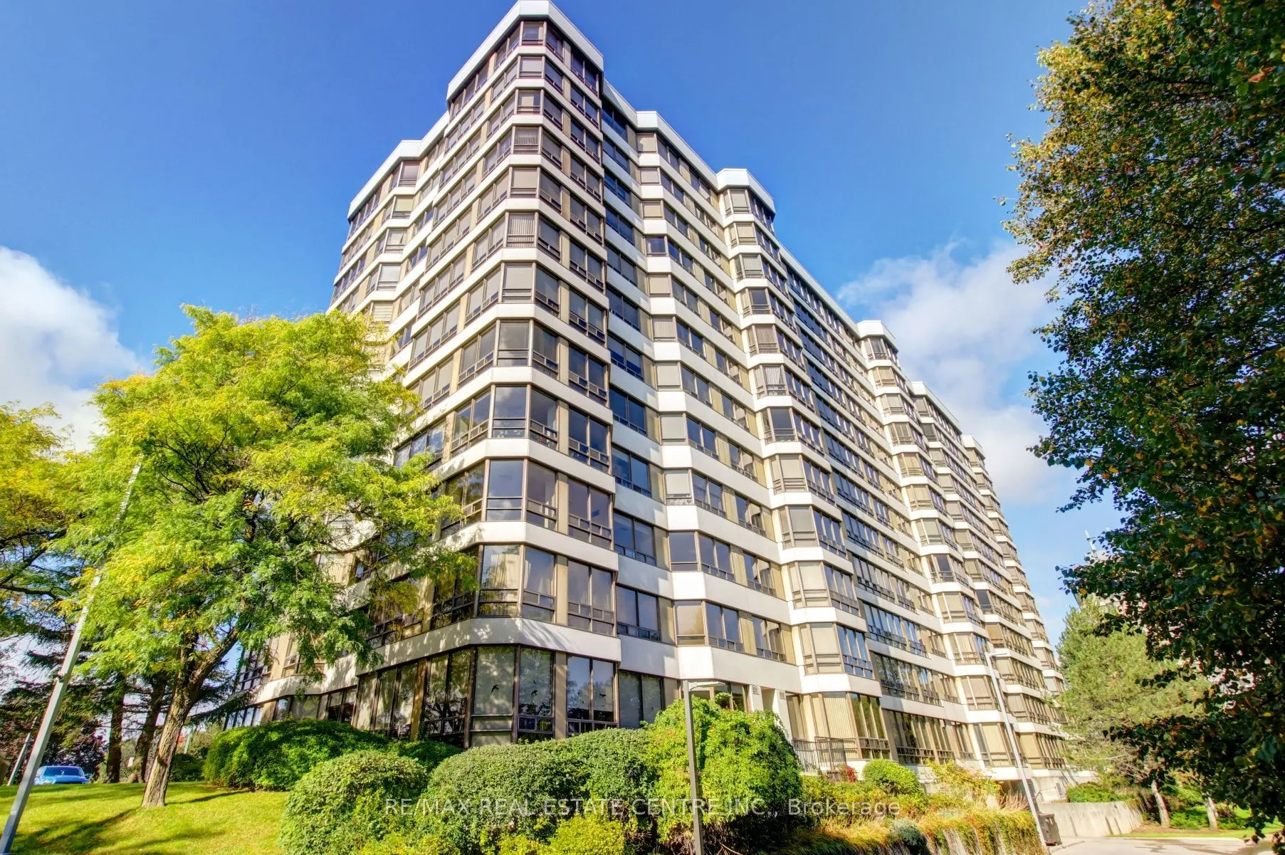 320 Mill Street S, #303