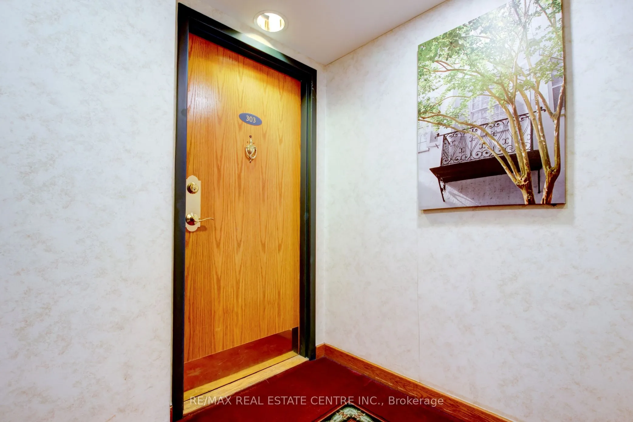 320 Mill Street S, #303