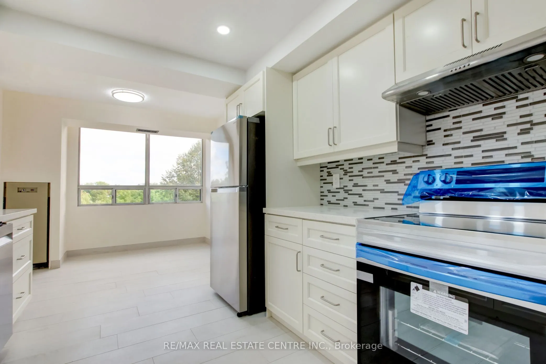 320 Mill Street S, #303