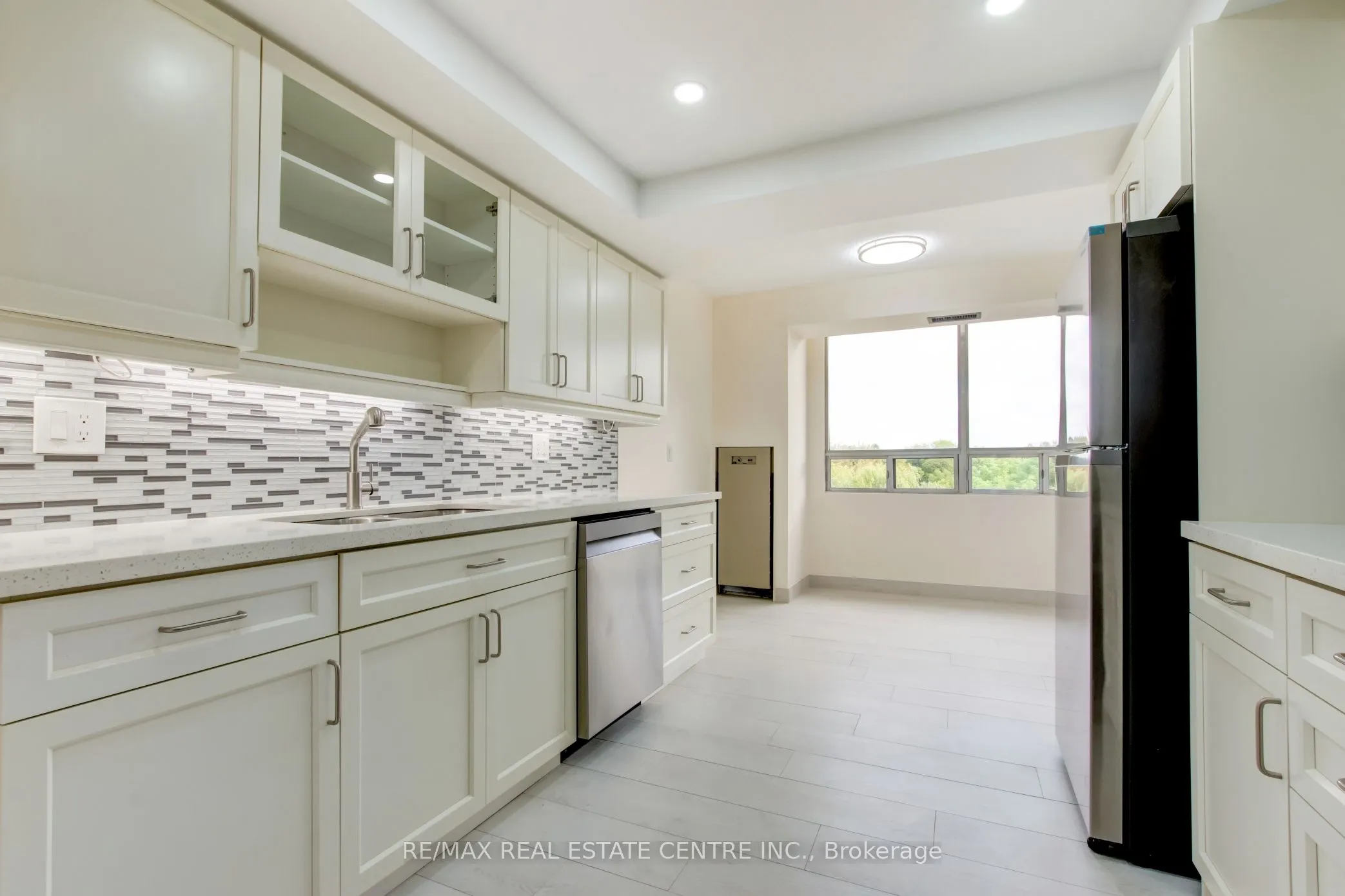 320 Mill Street S, #303