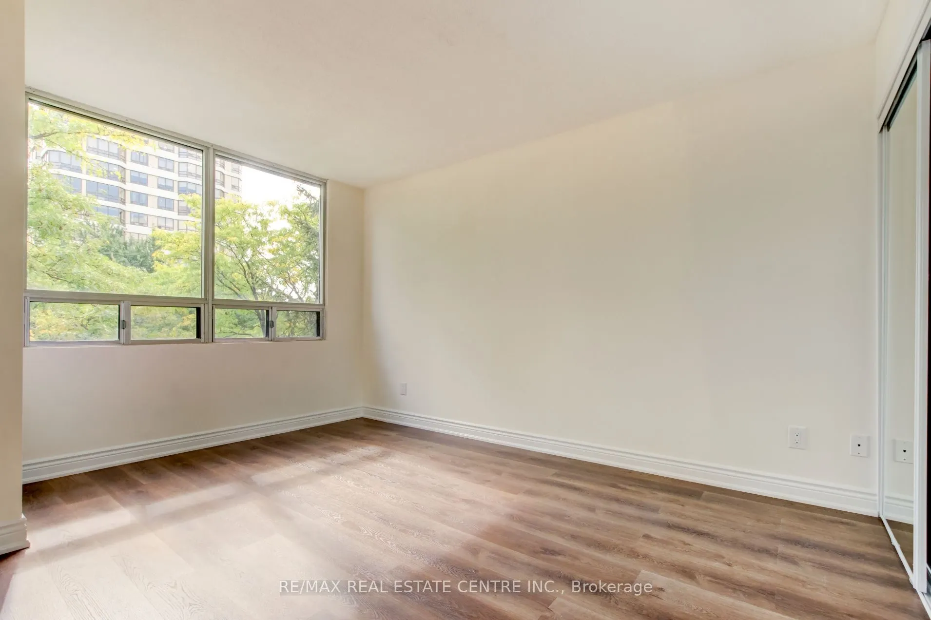 320 Mill Street S, #303