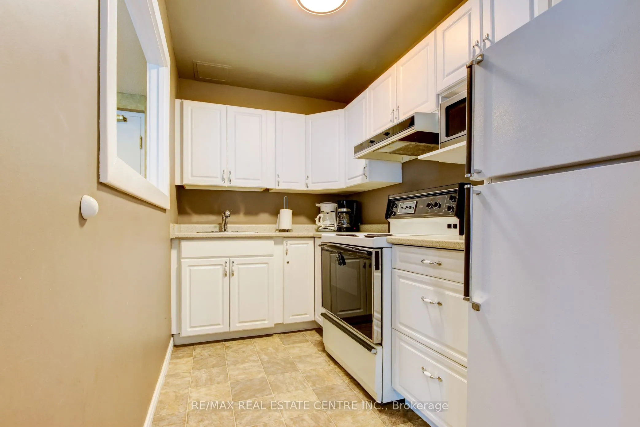 320 Mill Street S, #303