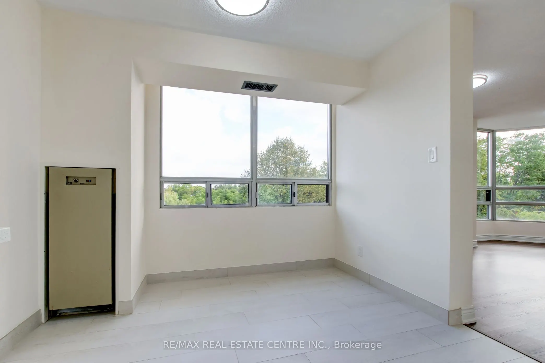 320 Mill Street S, #303