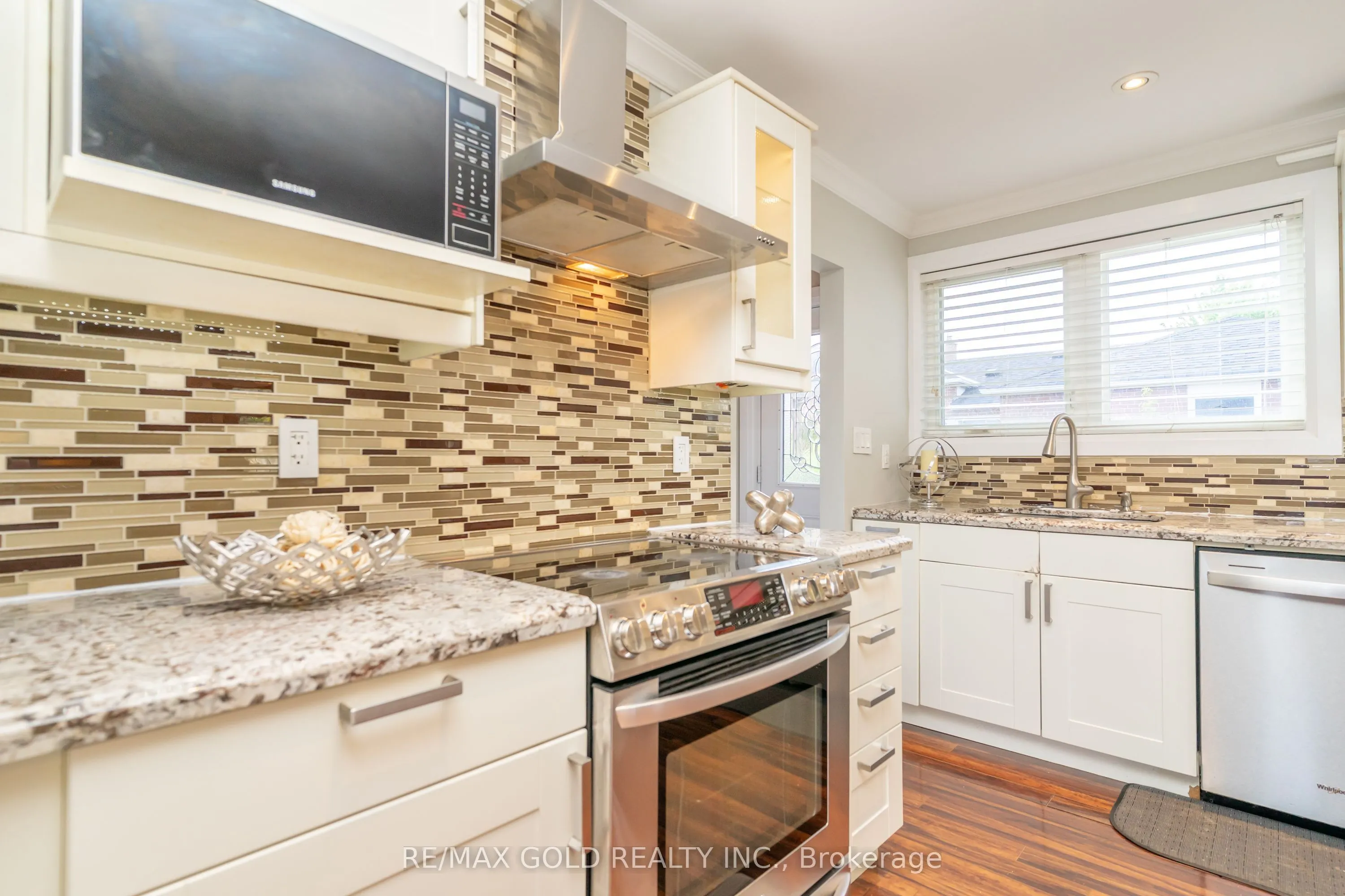 39 Ascot Avenue