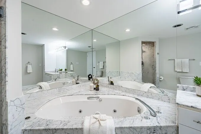 1 Aberfoyle Crescent, #301