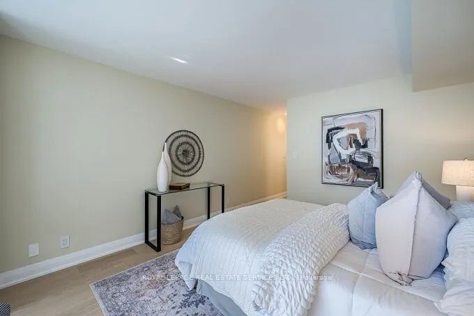 1 Aberfoyle Crescent, #301
