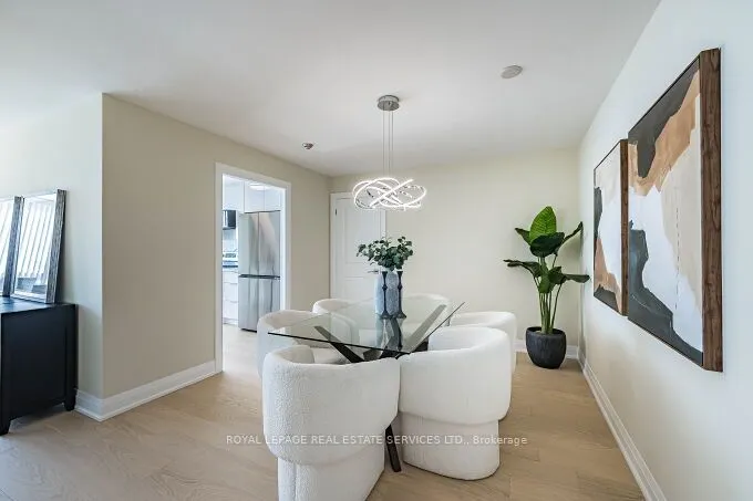 1 Aberfoyle Crescent, #301