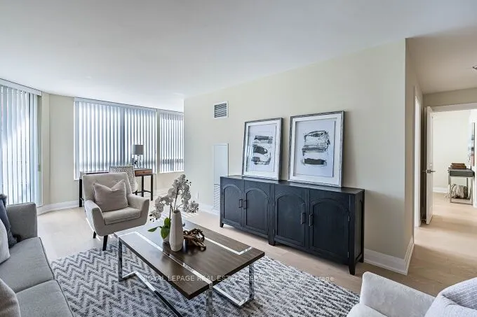 1 Aberfoyle Crescent, #301