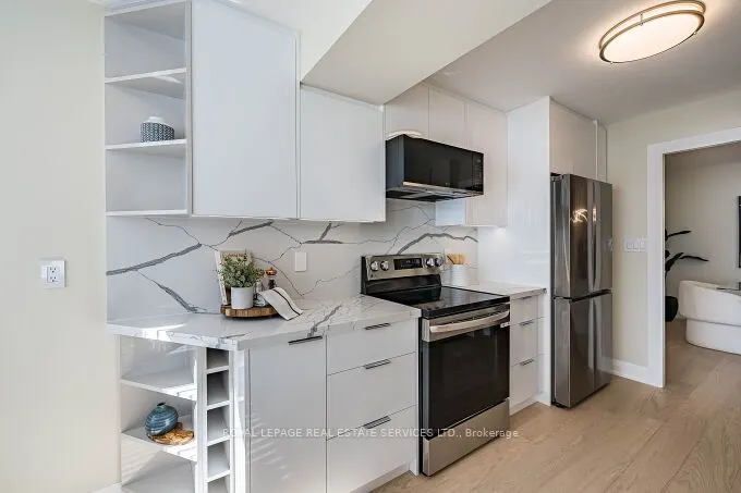 1 Aberfoyle Crescent, #301