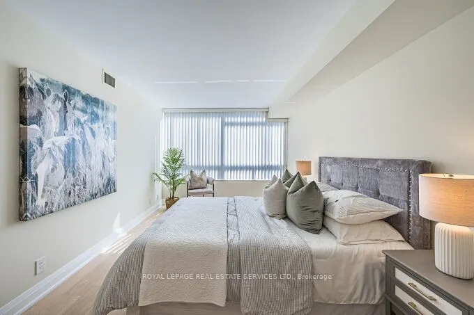 1 Aberfoyle Crescent, #301