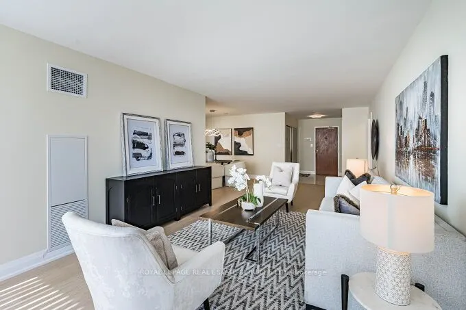 1 Aberfoyle Crescent, #301