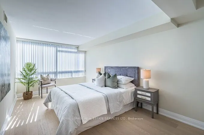 1 Aberfoyle Crescent, #301