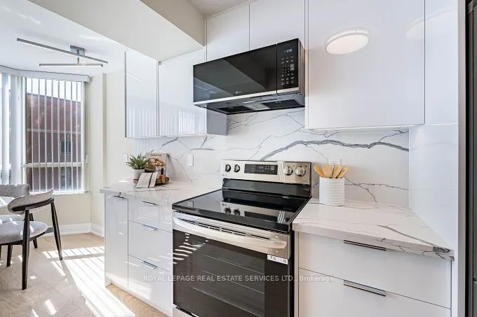1 Aberfoyle Crescent, #301