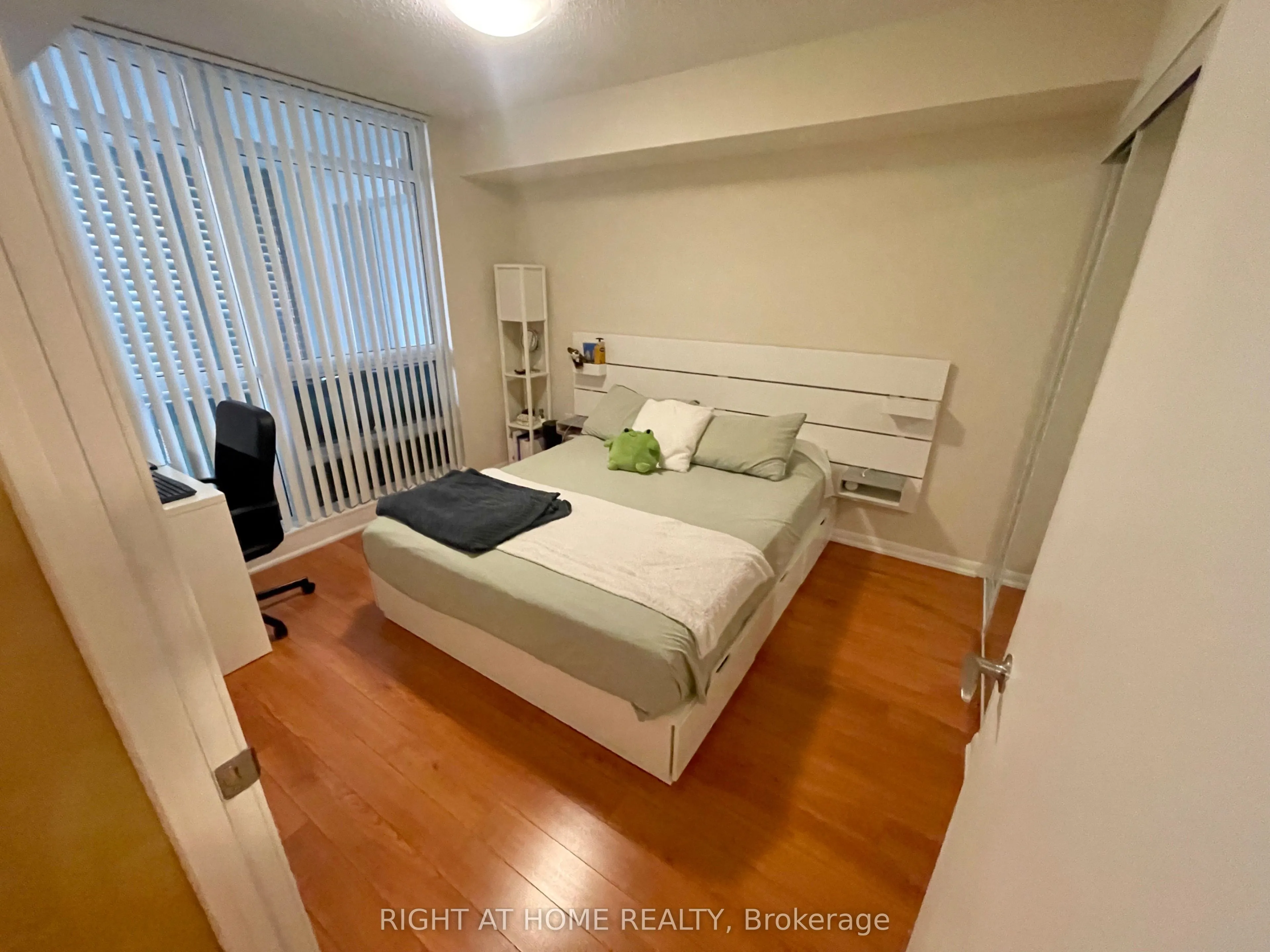 800 Lawrence Avenue W, #305