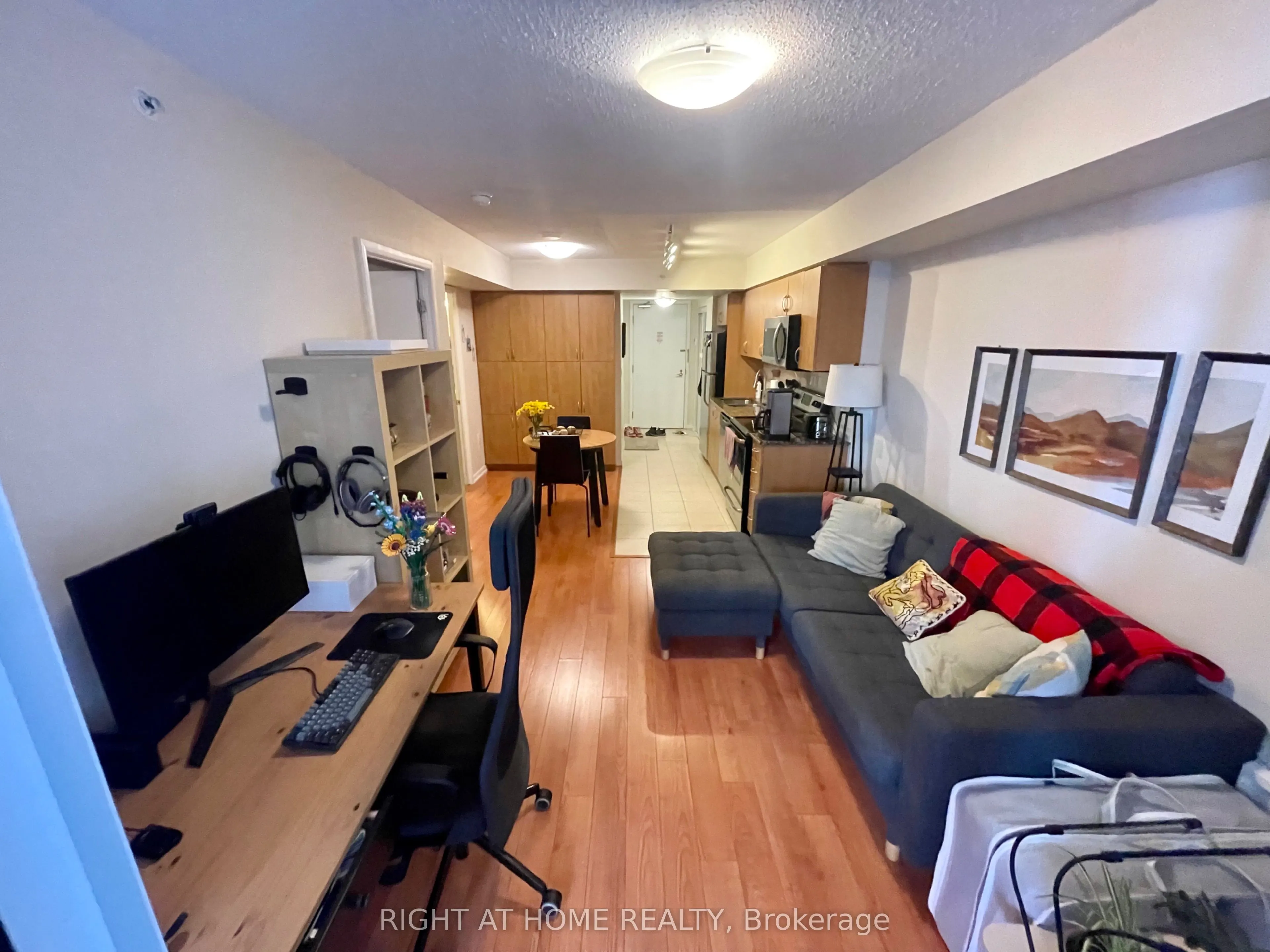 800 Lawrence Avenue W, #305